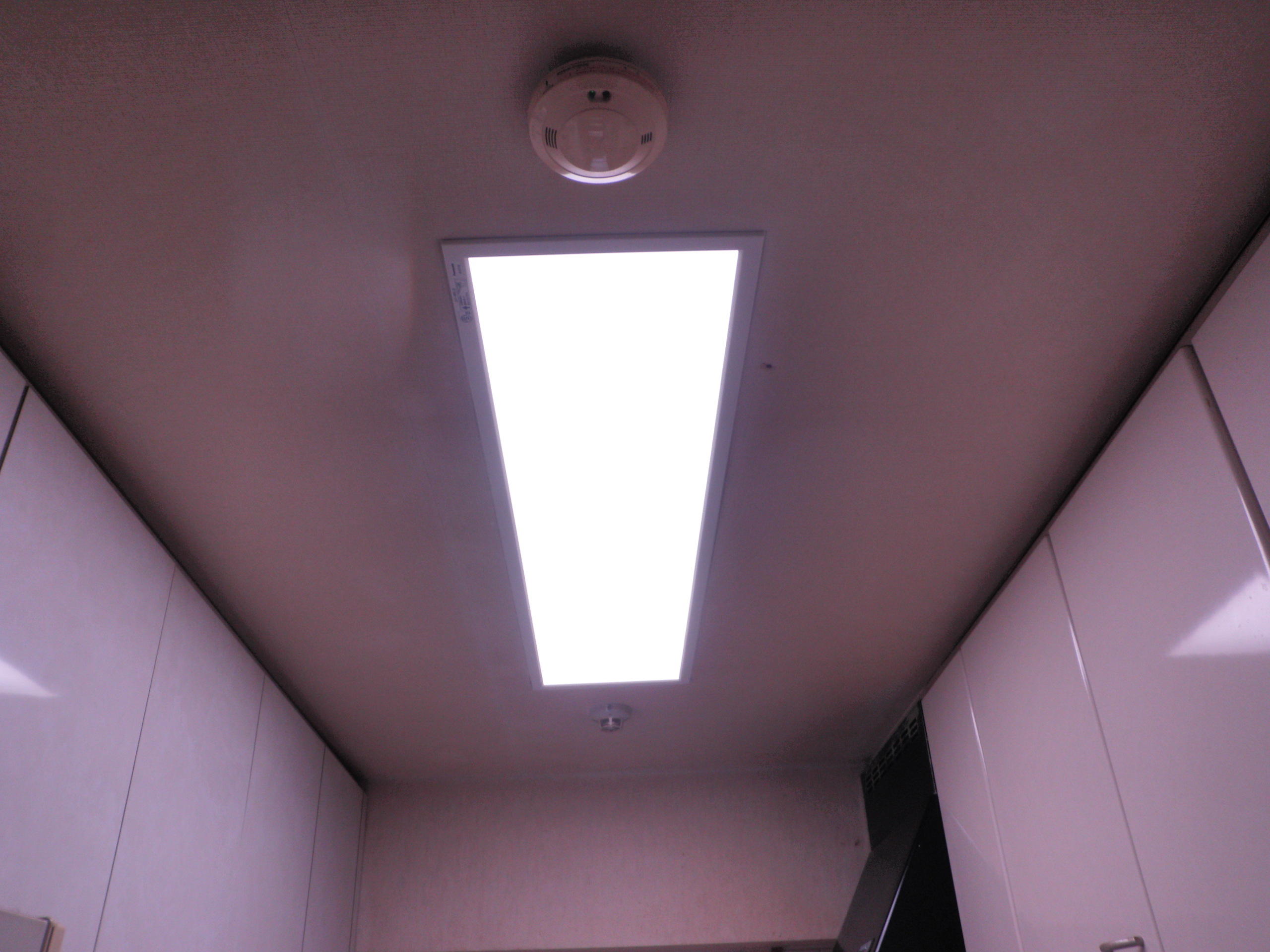 名古屋　キッチン照明器具取替え工事画像