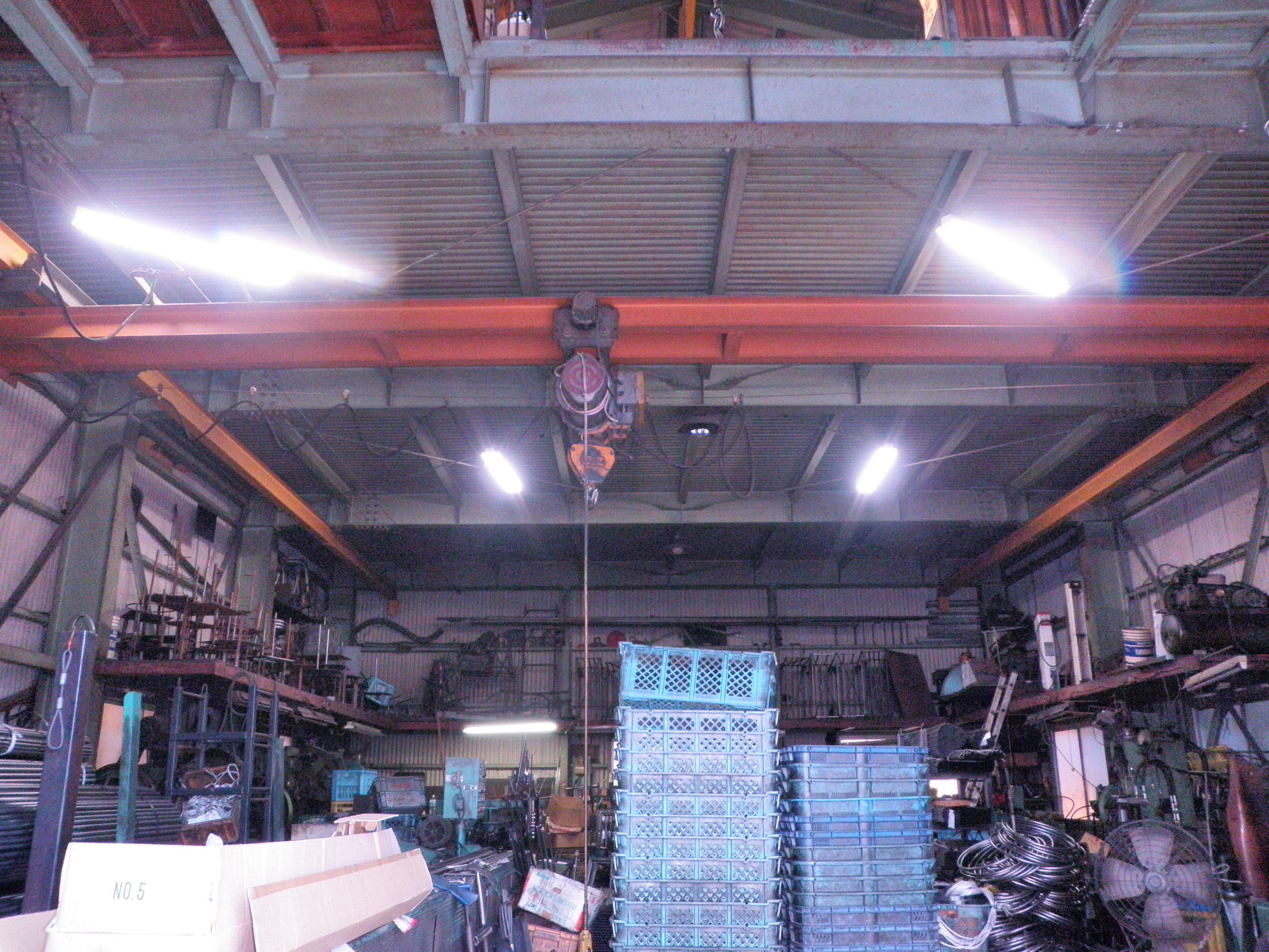 名古屋　工場照明器具増設取付工事画像