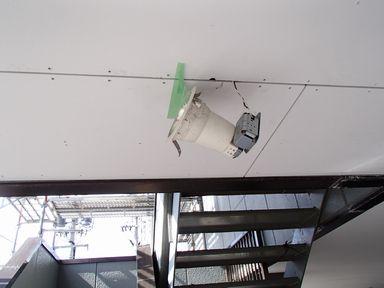 名古屋　マンション駐車場照明器具取付取替え交換工事画像