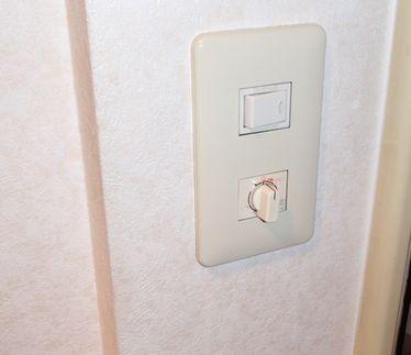 愛知県名古屋市 マンション浴室換気扇タイマースイッチ取替え交換工事画像