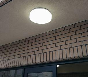 愛知県名古屋市 マンション共用部LED非常用照明器具取替え交換工事画像