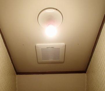 愛知県名古屋市 戸建て住宅トイレ換気扇取替え交換工事画像