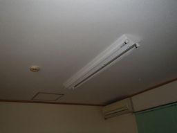 愛知県名古屋市 事務所内天井直付け型照明器具取替え交換工事画像