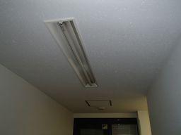 愛知県名古屋市 テナント事務所ビル共用廊下天井埋込型照明器具取替え交換工事画像
