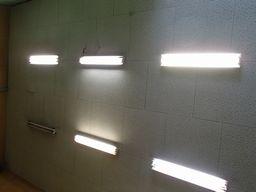 愛知県名古屋市 倉庫天井富士型蛍光灯LED照明器具取替え交換工事画像