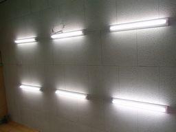 愛知県名古屋市 倉庫天井富士型蛍光灯LED照明器具取替え交換工事画像