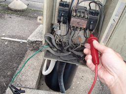 愛知県名古屋市 飲食店舗電気回路漏電調査修理復旧工事画像
