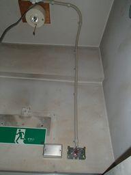 愛知県名古屋市 テナントビル共用階段照明用電源配線配管工事画像