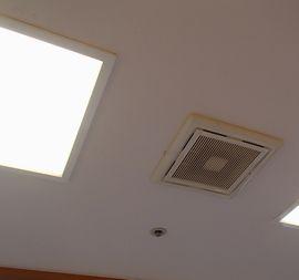 愛知県名古屋市 老人介護施設 玄関ホール 2～3部屋用換気扇取替え交換工事画像