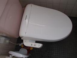愛知県名古屋市 事務所ビル 温水洗浄暖房便座取替え交換設置工事画像
