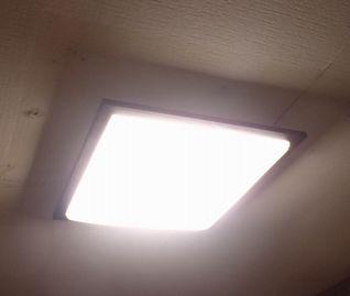 愛知県名古屋市 戸建て住宅 リビングダイニングLEDシーリングライト照明器具取替え交換工事画像