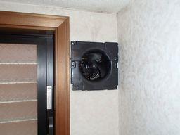 愛知県名古屋市 戸建て住宅トイレパイプファン換気扇取替え交換工事画像