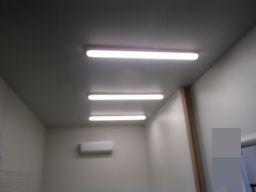 愛知県名古屋市 電気工事応援 工場作業場LED照明器具新規取付け配線工事画像