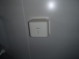 愛知県名古屋市 テナントビル 共用トイレ改修 照明スイッチコンセント換気扇取付け工事画像