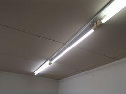 愛知県名古屋市 テナント事務所ビル事務所内LED蛍光管取付け 安定器電源バイパス工事画像
