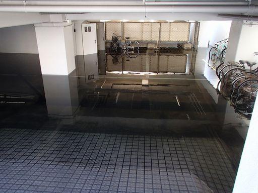 愛知県名古屋市 マンション 地下駐車場 水中ポンプ用電源ブレーカー移設配管工事画像