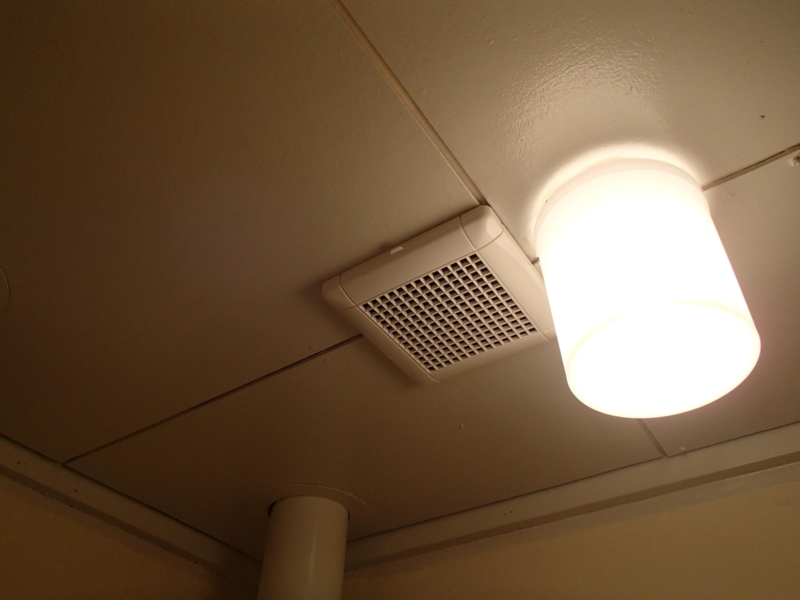 愛知県名古屋市 マンションアパート 浴室換気扇取替え交換工事画像