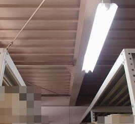 愛知県名古屋市 事務所倉庫 照明器具増設配線取付け工事画像