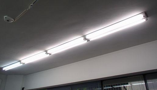 愛知県名古屋市 テナント事務所ビル事務所内蛍光灯照明器具取替え交換工事画像