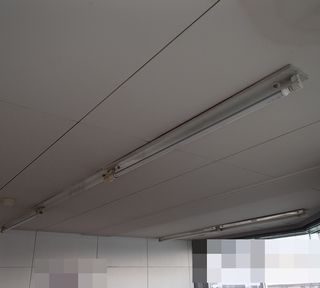愛知県名古屋市 テナント事務所ビル事務所内LED蛍光灯取付け 安定器電源バイパス配線工事画像