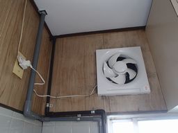 愛知県名古屋市 賃貸マンションアパート 台所用一般形プロペラ換気扇取替え交換工事画像
