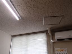 愛知県名古屋市 テナント事務所ビル 給湯室 コンピューター室 24時間換気扇新規取付設置工事画像