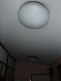 愛知県名古屋市 飲食店 トイレ用防雨防湿型LEDシーリングライト照明器具取替え交換工事画像