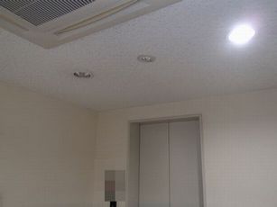 愛知県名古屋市 テナント事務所ビル 共用廊下照明器具 LEDダウンライト取替え交換工事画像