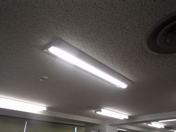 愛知県名古屋市 テナント事務所ビル 貸テナント 直付け型LEDベースライト照明器具取替え交換工事画像