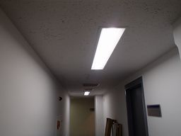 愛知県名古屋市 テナント事務所ビル 共用廊下灯 LED天井埋込型照明器具取替え交換工事画像