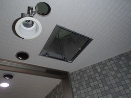 愛知県名古屋市 マンションアパート 共用部 天井点検口新規取付設置工事画像